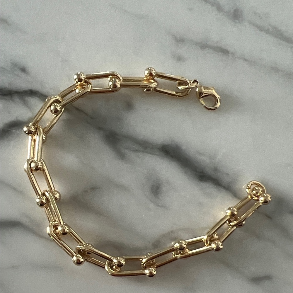 Sophisticated Gold Link Bracelet